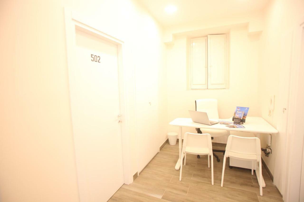 Garibaldi Station 2Punto0 Bed and Breakfast Napels Buitenkant foto
