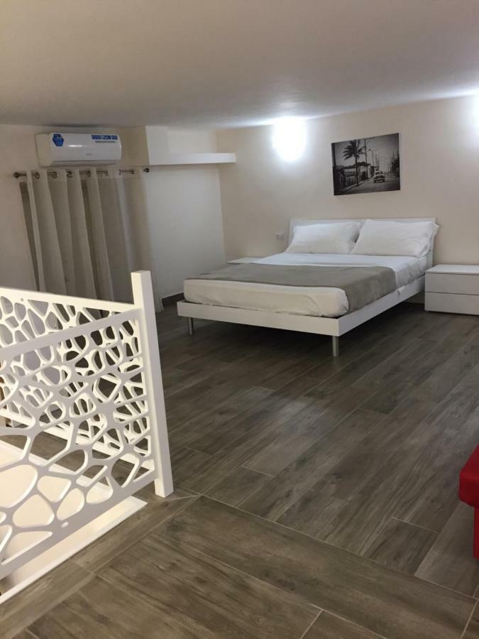 Garibaldi Station 2Punto0 Bed and Breakfast Napels Buitenkant foto